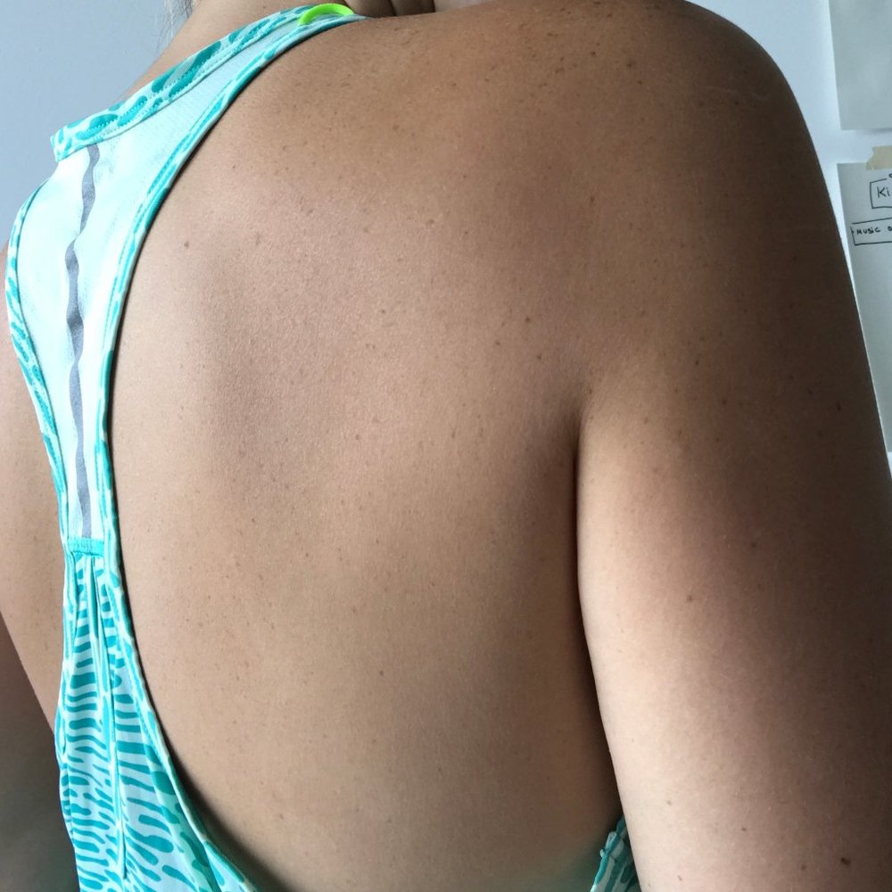 Bundle of 4 tank top NIKE, nEW BALANCE, LULULEMON